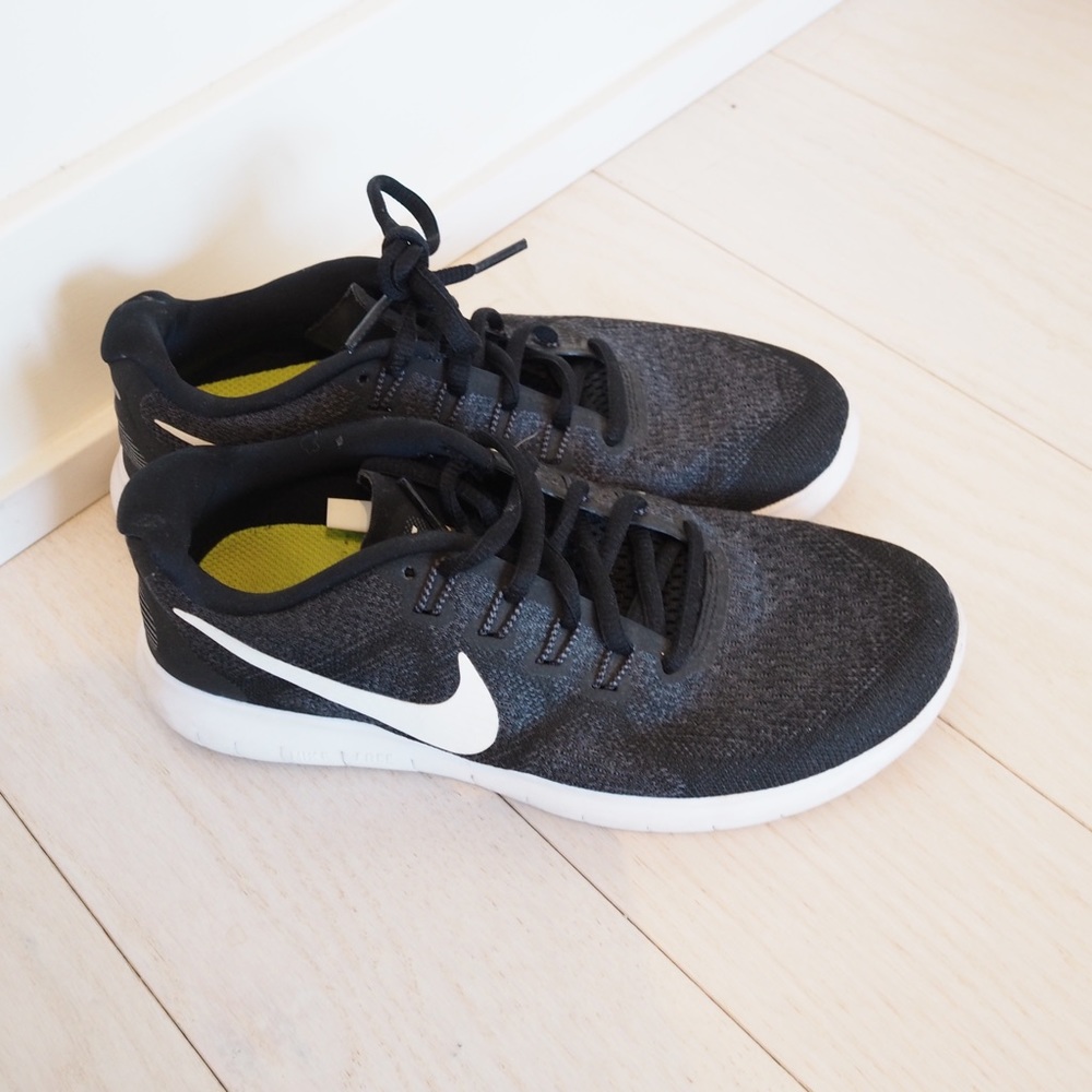 Nike Free Runs Running Shoes